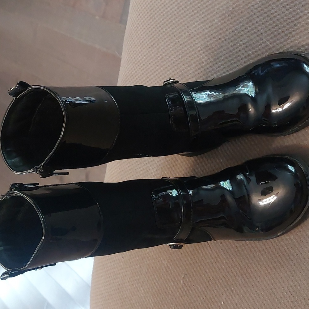 Kids Gymboree black mid-calf boots size 2